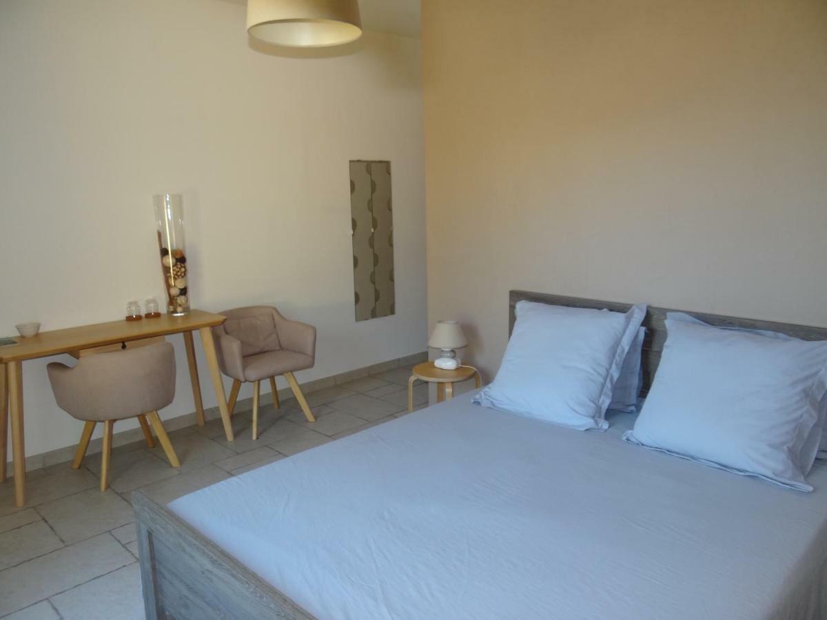 Campagne Ceres Bed & Breakfast Le Puy Sainte Reparade Bagian luar foto